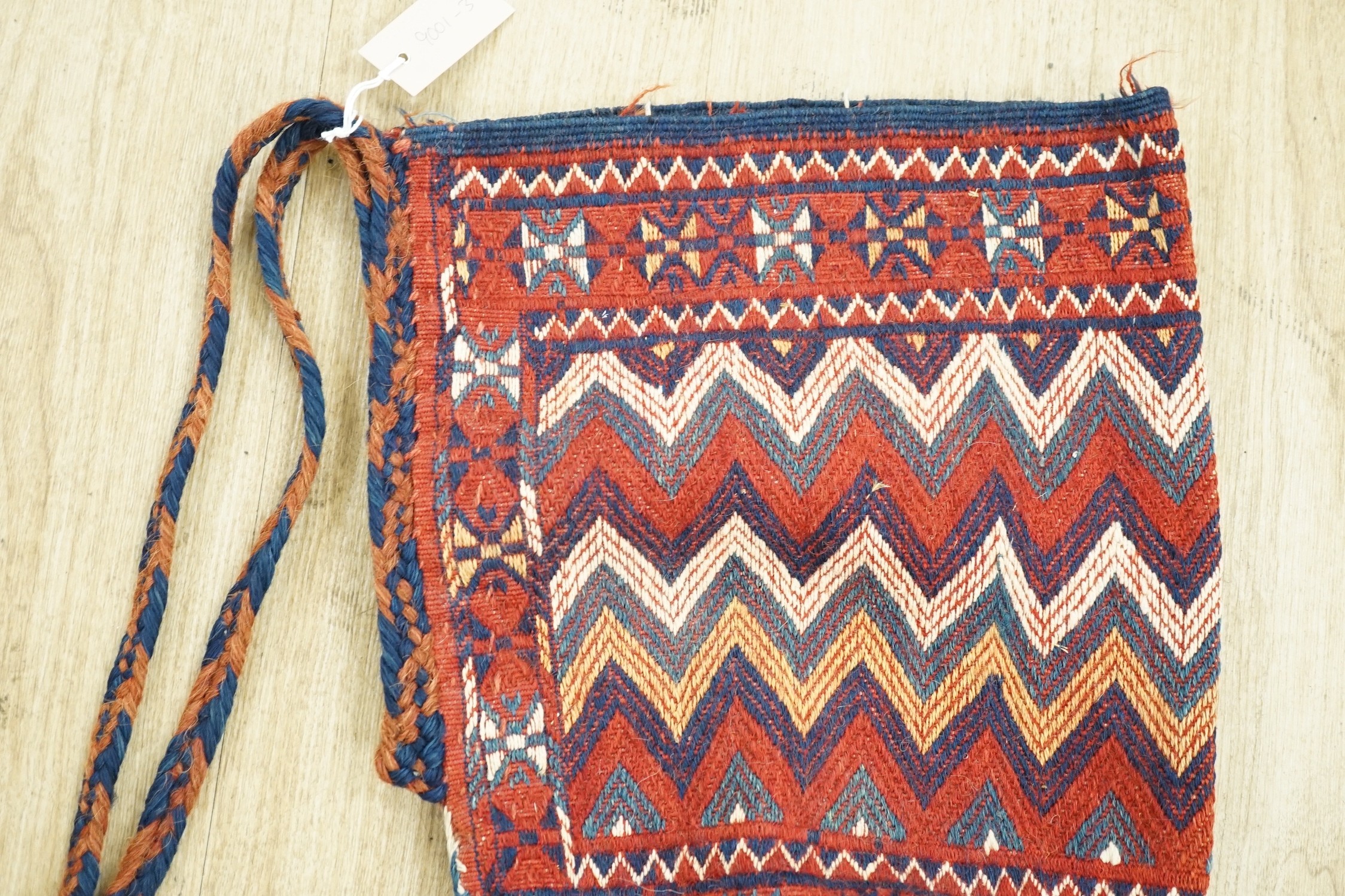 A Turkmen spindle bag
